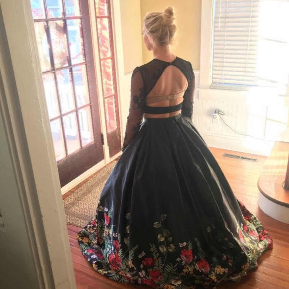 Sherri  Hill
